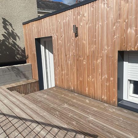 Changé Tiny House Moderne, Avec Terrasse 아파트 외부 사진