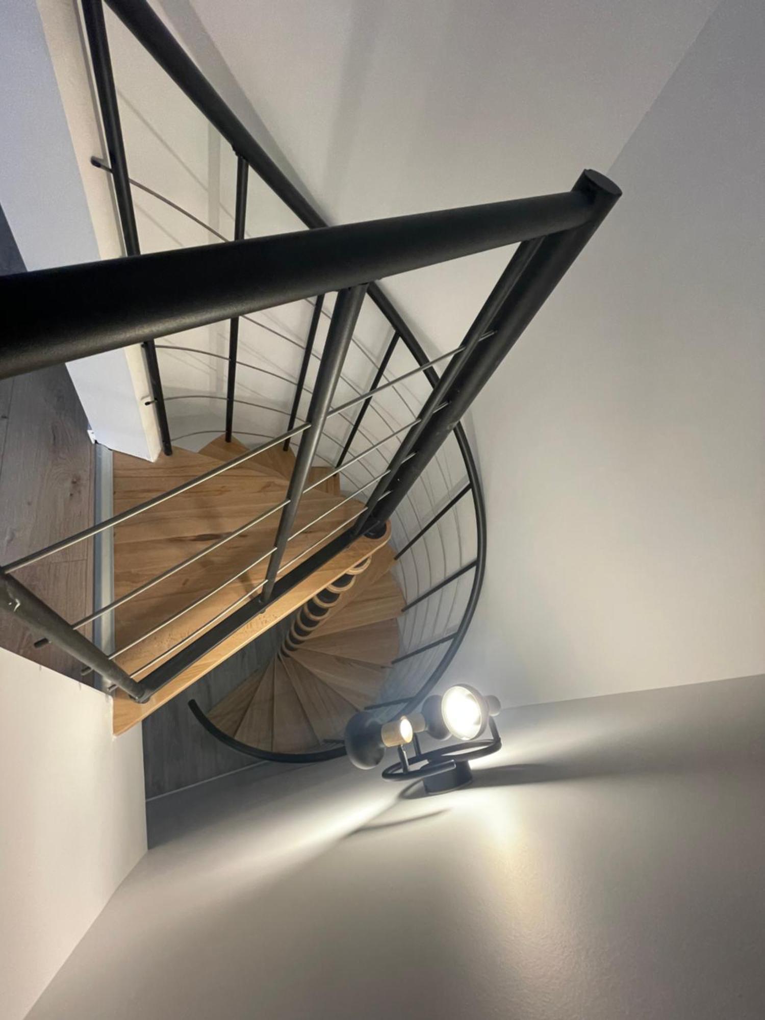 Changé Tiny House Moderne, Avec Terrasse 아파트 외부 사진