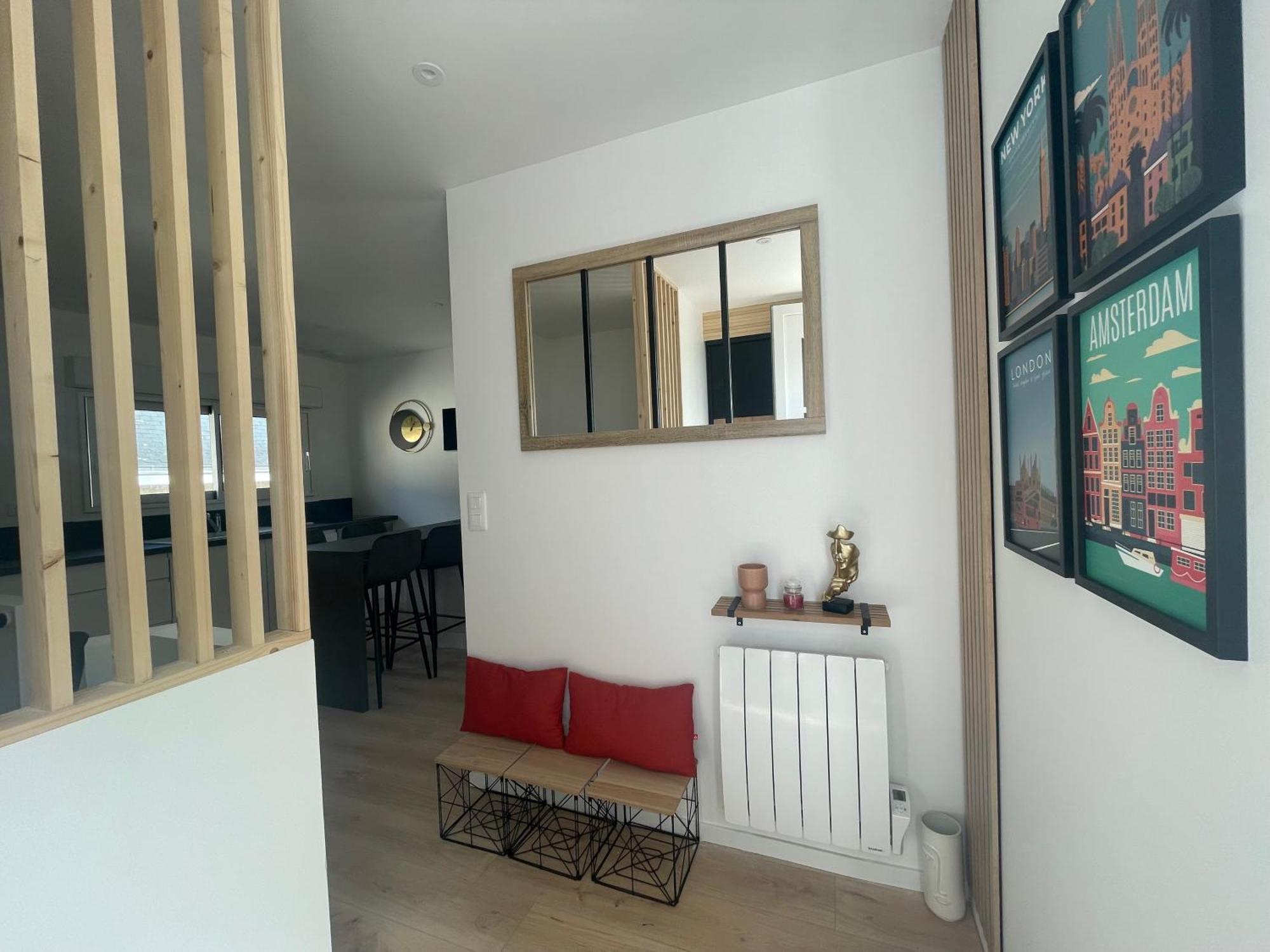 Changé Tiny House Moderne, Avec Terrasse 아파트 외부 사진